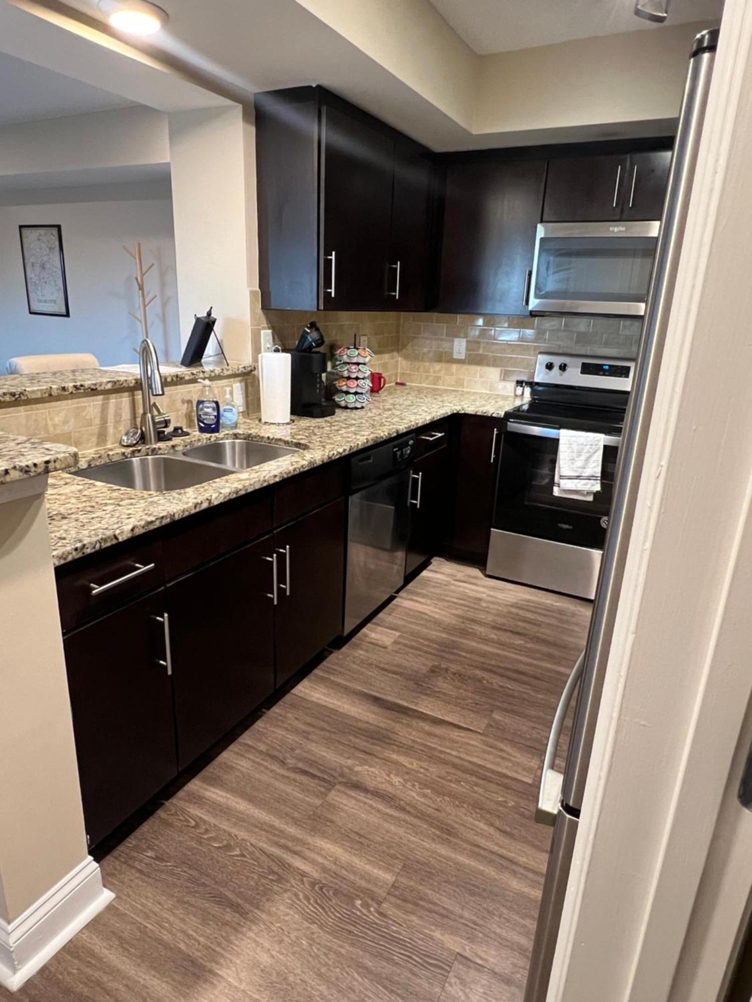 Spacious 2 Bedroom 2 Bathroom Apartment With Balcony In Uptown Charlotte! City Views & Free Parking! מראה חיצוני תמונה