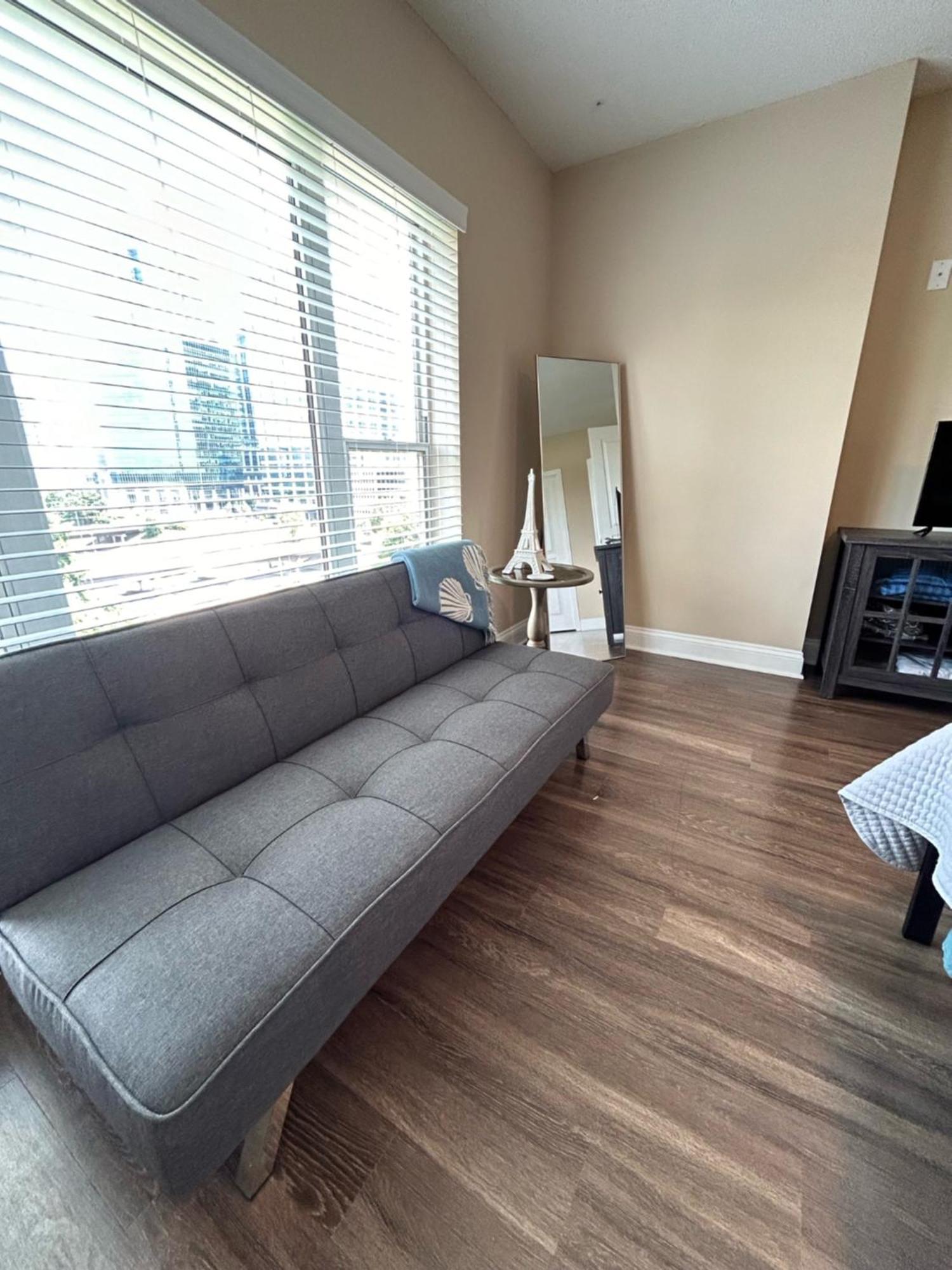 Spacious 2 Bedroom 2 Bathroom Apartment With Balcony In Uptown Charlotte! City Views & Free Parking! מראה חיצוני תמונה
